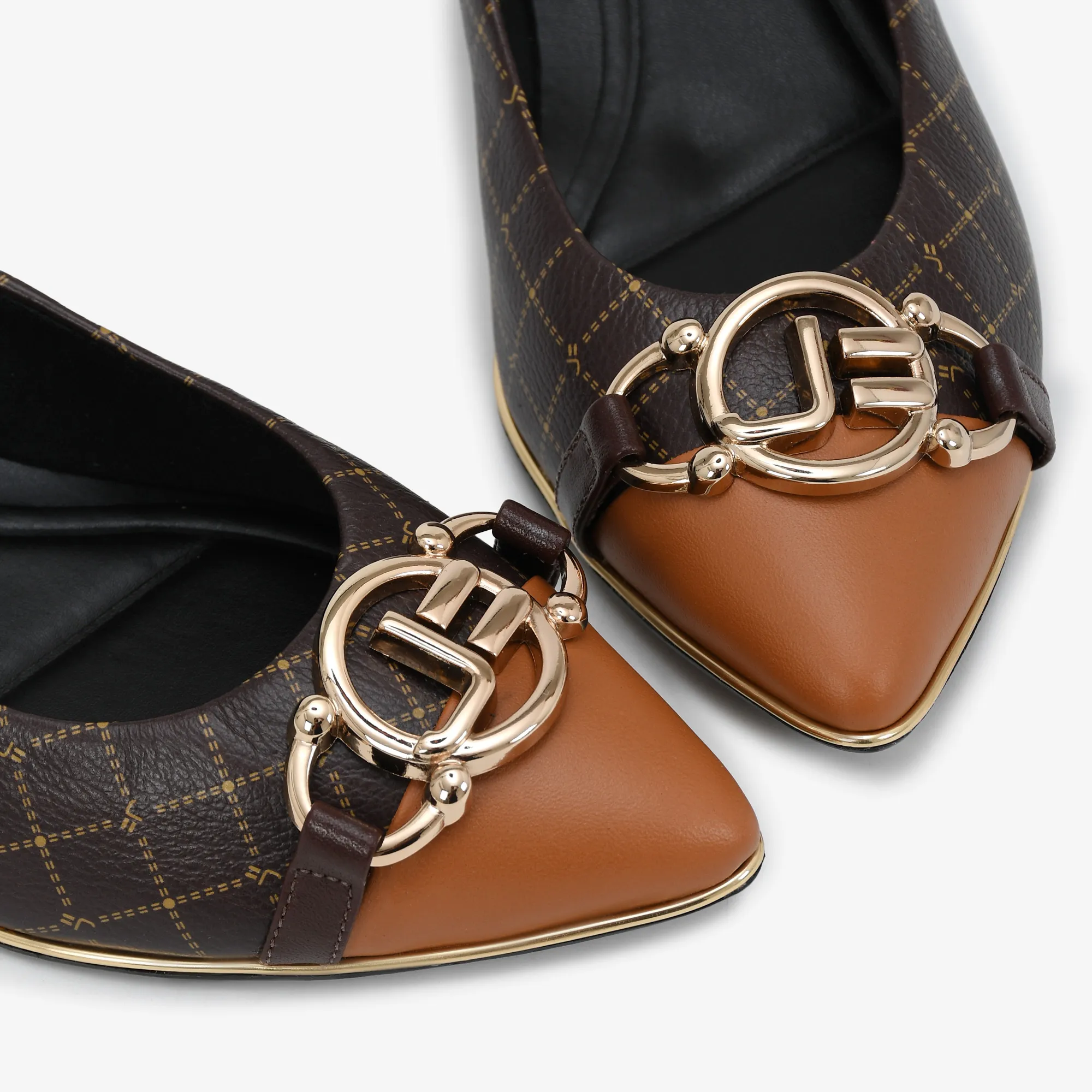 Sapatilha Feminina Slipper Bico Fino Verniz Vizzano